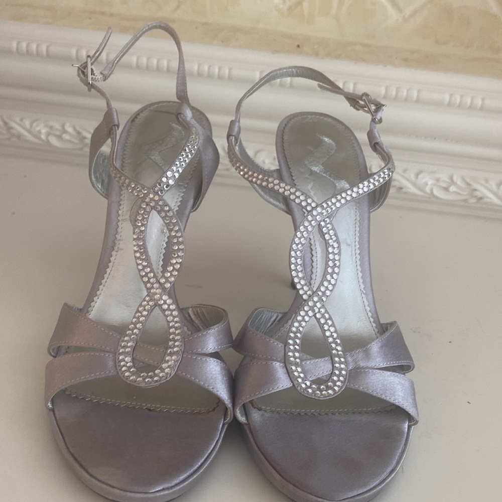 Ladies satin and rhinestone dress shoes size 8.5. Brand: Nina - Picture 2 of 6